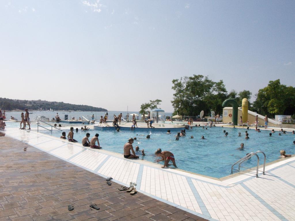 Albatross Mobile Homes On Valamar Camping Lanterna Тар Экстерьер фото