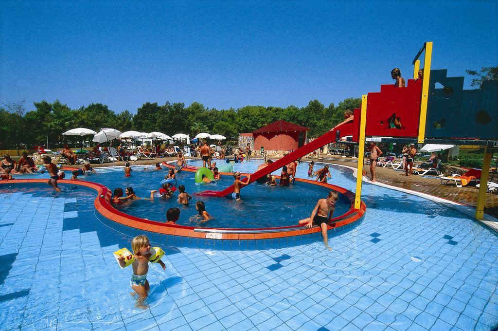 Albatross Mobile Homes On Valamar Camping Lanterna Тар Экстерьер фото